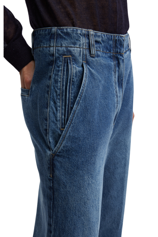 Classic Wash Barry Jeans on Sale