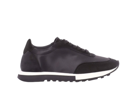 Owen Runner in Black Online now